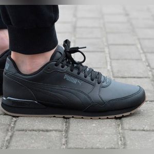 NWT ST Runner v3 L Lace Up Sneakers 🖤